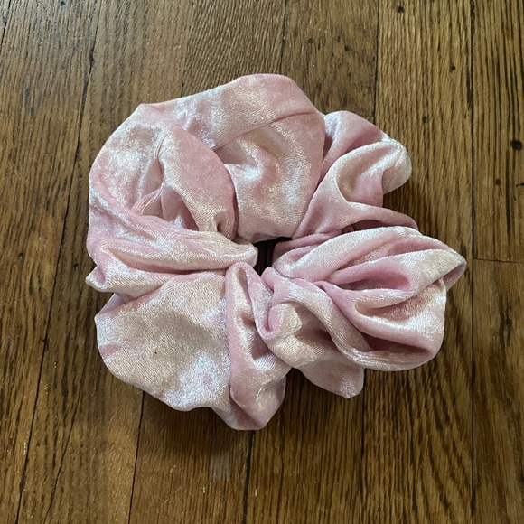 Giant Pink Velvet Scrunchie - Picture 4 of 5